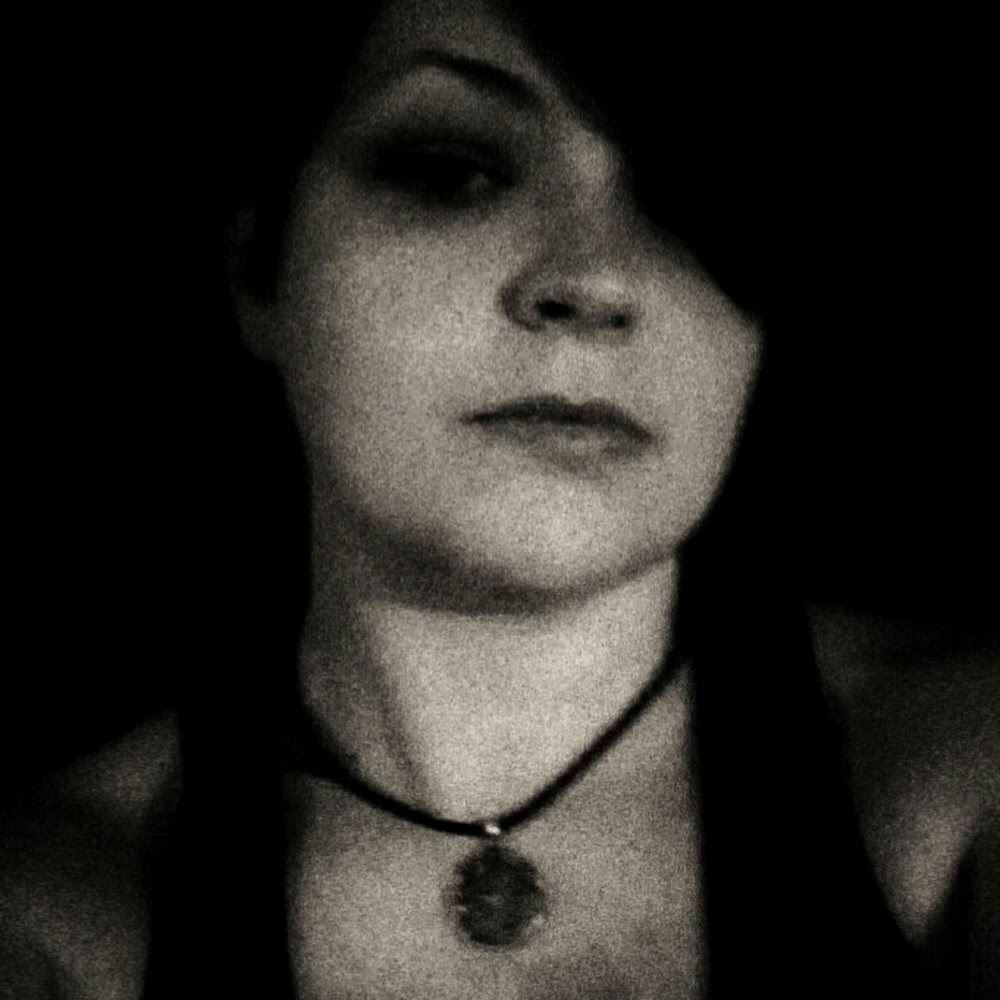 Meet your Posher, Elise